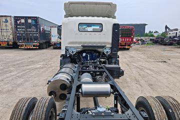 ����HOWO�Ῠ���� 140���� 4X2 LNG 4.08����س�ͼƬ