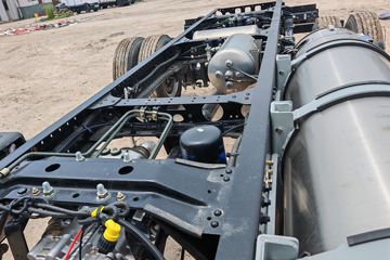 ����HOWO�Ῠ���� 140���� 4X2 LNG 4.08����س�ͼƬ