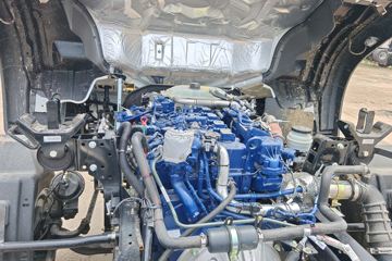 ����HOWO�Ῠ���� 140���� 4X2 LNG 4.08����س�ͼƬ