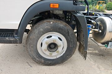 ����HOWO�Ῠ���� 140���� 4X2 LNG 4.08����س�ͼƬ