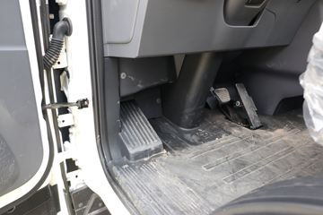 ������弫��궥 4.2�׵��Ŵ��綯��դʽ�Ῠ ����ʱ��165.15kWhͼƬ