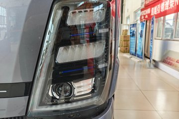 ����HOWO ͳ˧PRO X8 2.5L���� 185���� ��ʿ��12�� ��ɲ 5.15�׵�����ʽ�ῨͼƬ