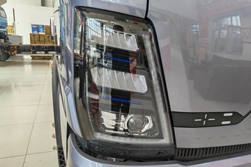 ����HOWO ͳ˧PRO X8 2.5L���� 185���� ��ʿ��12�� ��ɲ 5.15�׵�����ʽ�ῨͼƬ