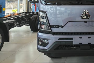 ����HOWO ͳ˧PRO X8 2.5L���� 185���� ��ʿ��12�� ��ɲ 5.15�׵�����ʽ�ῨͼƬ