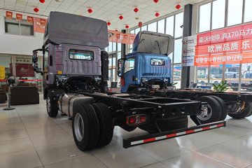 ����HOWO ͳ˧PRO X8 2.5L���� 185���� ��ʿ��12�� ��ɲ 5.15�׵�����ʽ�ῨͼƬ