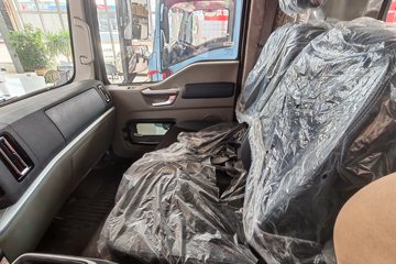 ����HOWO ͳ˧PRO X8 2.5L���� 185���� ��ʿ��12�� ��ɲ 5.15�׵�����ʽ�ῨͼƬ
