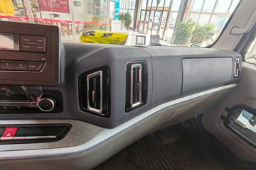 ����HOWO ͳ˧PRO X8 2.5L���� 185���� ��ʿ��12�� ��ɲ 5.15�׵�����ʽ�ῨͼƬ