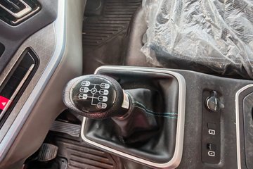 ����HOWO ͳ˧PRO X8 2.5L���� 185���� ��ʿ��12�� ��ɲ 5.15�׵�����ʽ�ῨͼƬ