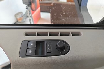 ����HOWO ͳ˧PRO X8 2.5L���� 185���� ��ʿ��12�� ��ɲ 5.15�׵�����ʽ�ῨͼƬ