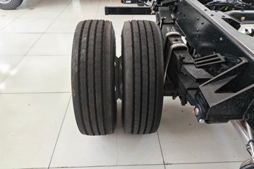 ����HOWO ͳ˧PRO X8 2.5L���� 185���� ��ʿ��12�� ��ɲ 5.15�׵�����ʽ�ῨͼƬ