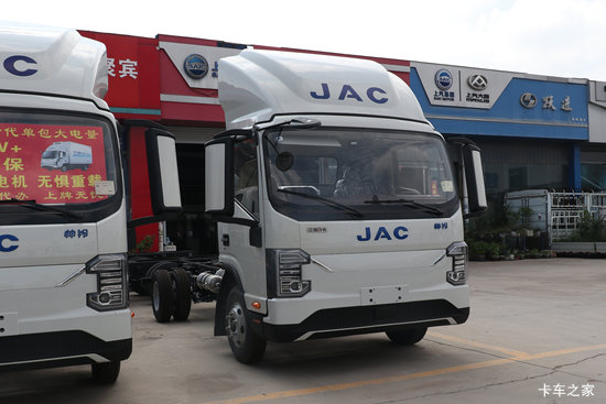 ����˧��ES9 4.18�׵��Ŵ��綯�����Ῠ ����ʱ��140.41kWh