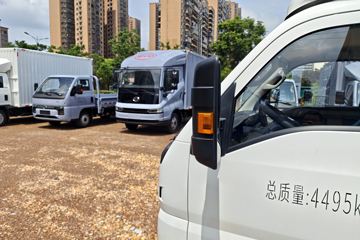 ���ǵ�T4 �Ƽ��� 3.815�׵��Ŵ��綯��ʽ�Ῠ ����82kWhͼƬ