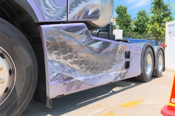 ��������X6000 �����콢 14.6L LNG 630���� 6X4 ��ʿ��12�� AMT�Զ��� ǣ����ͼƬ