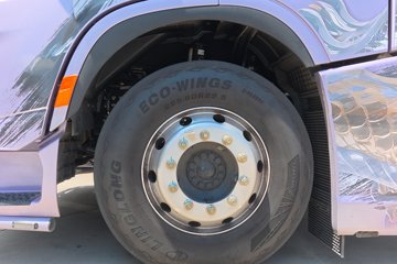 ��������X6000 �����콢 14.6L LNG 630���� 6X4 ��ʿ��12�� AMT�Զ��� ǣ����ͼƬ