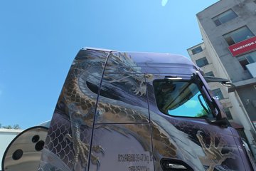 ��������X6000 �����콢 14.6L LNG 630���� 6X4 ��ʿ��12�� AMT�Զ��� ǣ����ͼƬ