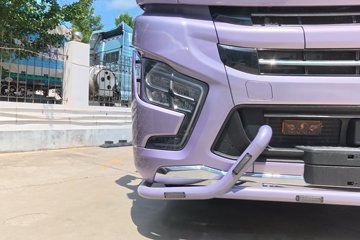 ��������X6000 �����콢 14.6L LNG 630���� 6X4 ��ʿ��12�� AMT�Զ��� ǣ����ͼƬ