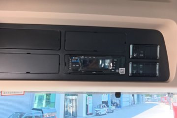 ��������X6000 �����콢 14.6L LNG 630���� 6X4 ��ʿ��12�� AMT�Զ��� ǣ����ͼƬ