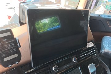 ��������X6000 �����콢 14.6L LNG 630���� 6X4 ��ʿ��12�� AMT�Զ��� ǣ����ͼƬ