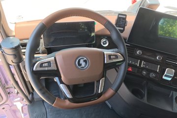 ��������X6000 �����콢 14.6L LNG 630���� 6X4 ��ʿ��12�� AMT�Զ��� ǣ����ͼƬ