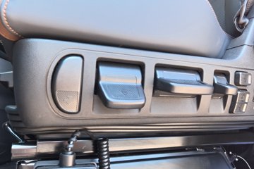 ��������X6000 �����콢 14.6L LNG 630���� 6X4 ��ʿ��12�� AMT�Զ��� ǣ����ͼƬ