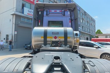 ��������X6000 �����콢 14.6L LNG 630���� 6X4 ��ʿ��12�� AMT�Զ��� ǣ����ͼƬ