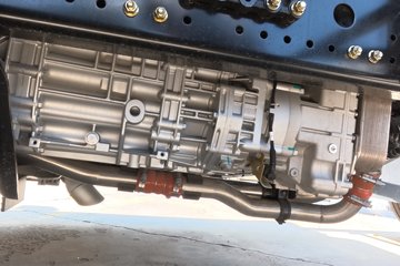 ��������X6000 �����콢 14.6L LNG 630���� 6X4 ��ʿ��12�� AMT�Զ��� ǣ����ͼƬ