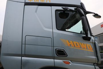 ��������HOWO TS7 14.6L LNG 590���� 6X4 ��ʿ��16�� ǣ����ͼƬ