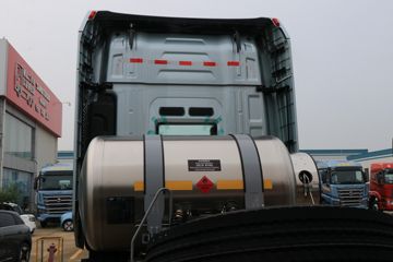 ��������HOWO TS7 14.6L LNG 590���� 6X4 ��ʿ��16�� ǣ����ͼƬ