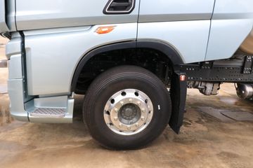 ��������HOWO TS7 14.6L LNG 590���� 6X4 ��ʿ��16�� ǣ����ͼƬ