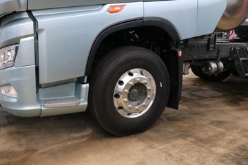 ��������HOWO TS7 14.6L LNG 590���� 6X4 ��ʿ��16�� ǣ����ͼƬ