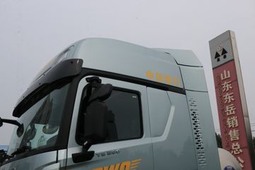 ��������HOWO TS7 14.6L LNG 590���� 6X4 ��ʿ��16�� ǣ����ͼƬ