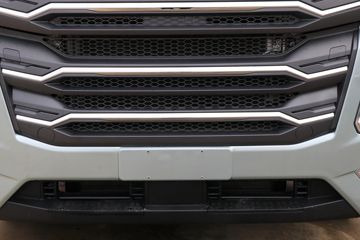 ��������HOWO TS7 14.6L LNG 590���� 6X4 ��ʿ��16�� ǣ����ͼƬ