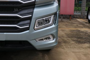 ��������HOWO TS7 14.6L LNG 590���� 6X4 ��ʿ��16�� ǣ����ͼƬ