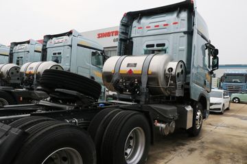��������HOWO TS7 14.6L LNG 590���� 6X4 ��ʿ��16�� ǣ����ͼƬ
