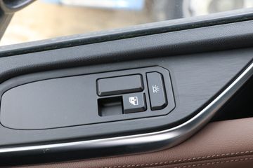 ��������HOWO TS7 14.6L LNG 590���� 6X4 ��ʿ��16�� ǣ����ͼƬ
