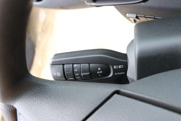 ��������HOWO TS7 14.6L LNG 590���� 6X4 ��ʿ��16�� ǣ����ͼƬ