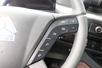 ��������HOWO TS7 14.6L LNG 590���� 6X4 ��ʿ��16�� ǣ����ͼƬ