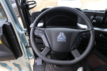 ��������HOWO TS7 14.6L LNG 590���� 6X4 ��ʿ��16�� ǣ����ͼƬ