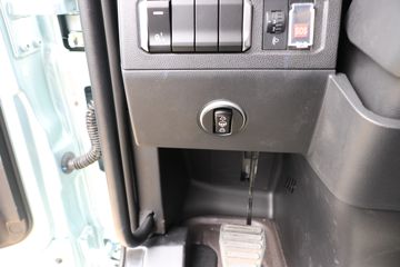 ��������HOWO TS7 14.6L LNG 590���� 6X4 ��ʿ��16�� ǣ����ͼƬ