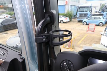 ��������HOWO TS7 14.6L LNG 590���� 6X4 ��ʿ��16�� ǣ����ͼƬ