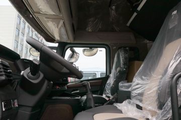 ��������HOWO TS7 14.6L LNG 590���� 6X4 ��ʿ��16�� ǣ����ͼƬ