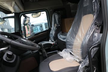 ��������HOWO TS7 14.6L LNG 590���� 6X4 ��ʿ��16�� ǣ����ͼƬ