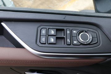 ��������HOWO TS7 14.6L LNG 590���� 6X4 ��ʿ��16�� ǣ����ͼƬ