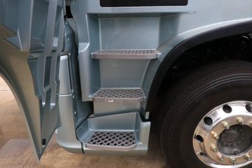 ��������HOWO TS7 14.6L LNG 590���� 6X4 ��ʿ��16�� ǣ����ͼƬ
