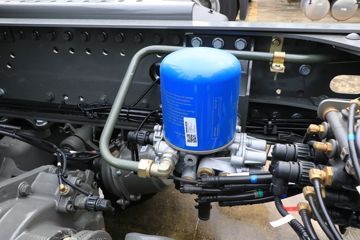 ��������HOWO TS7 14.6L LNG 590���� 6X4 ��ʿ��16�� ǣ����ͼƬ
