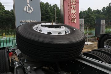 ��������HOWO TS7 14.6L LNG 590���� 6X4 ��ʿ��16�� ǣ����ͼƬ