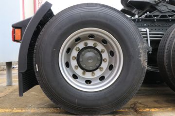 ��������HOWO TS7 14.6L LNG 590���� 6X4 ��ʿ��16�� ǣ����ͼƬ