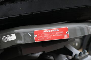 ��������HOWO TS7 14.6L LNG 590���� 6X4 ��ʿ��16�� ǣ����ͼƬ