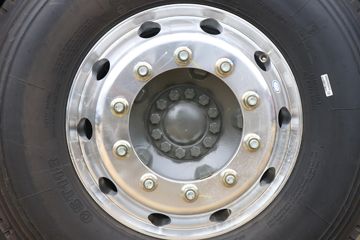 ��������HOWO TS7 14.6L LNG 590���� 6X4 ��ʿ��16�� ǣ����ͼƬ