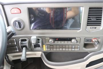 ��������HOWO TS7 12.4L LNG 480���� 6X4 �й�����12�� AMT�Զ��� ǣ����ͼƬ